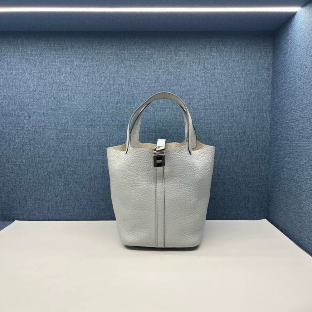 Hermès Women Pre-Loved Bag Very Good Condition
